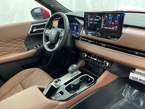 New 2026 Mitsubishi Outlander SEL image 32