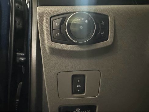 Certified 2020 Ford F250 XLT w/ XLT Premium Package image 19