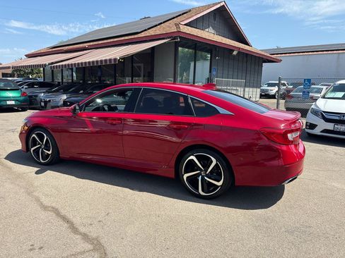 Used 2018 Honda Accord Sport image 11
