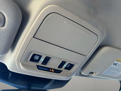 Used 2023 Ford Explorer Limited image 22