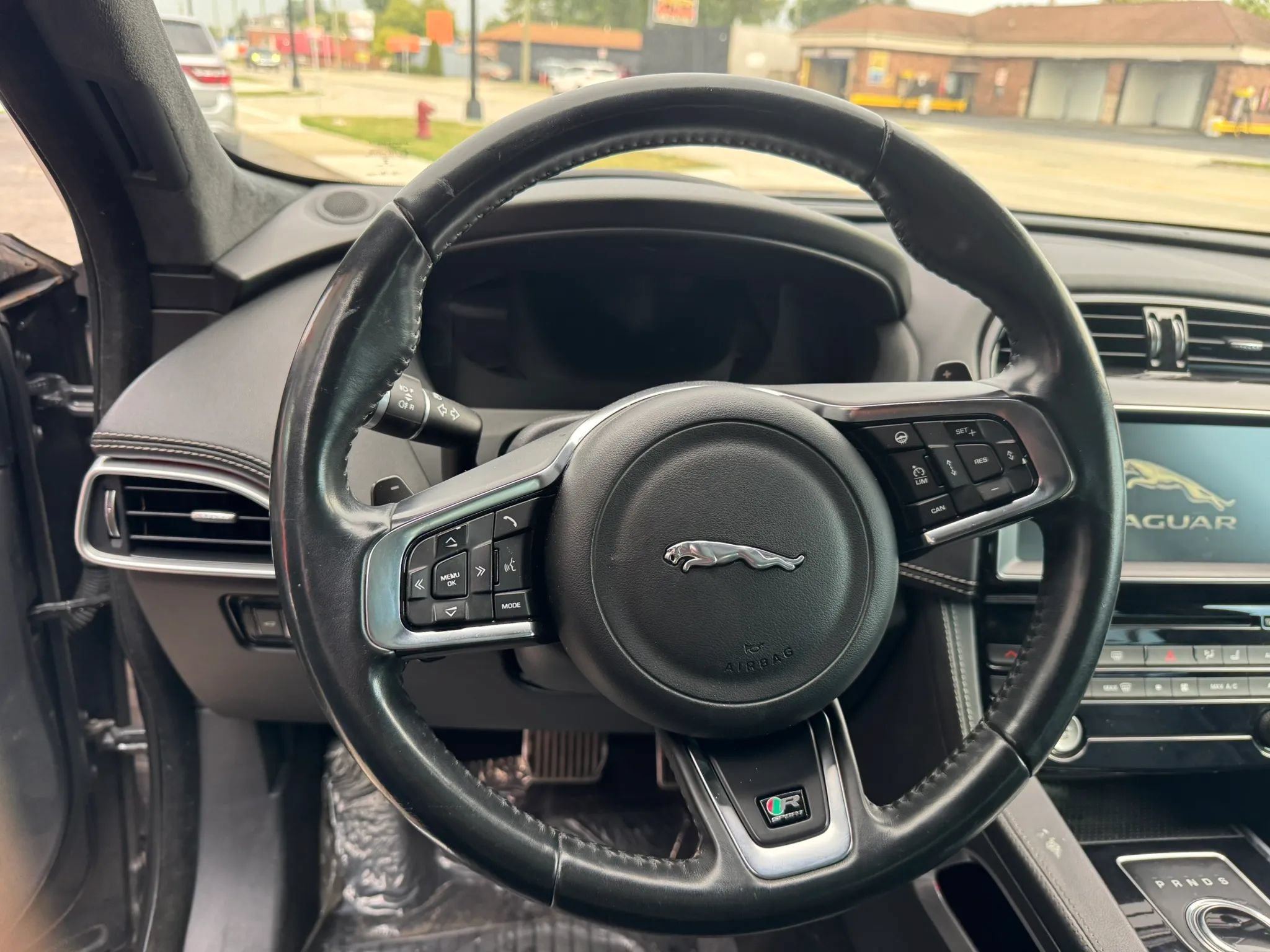 Used 2017 Jaguar F-PACE R-Sport AWD/4WD image 9