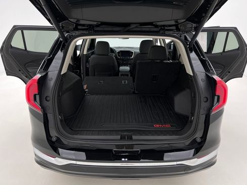 Used 2024 GMC Terrain Denali w/ Black Diamond Edition image 22