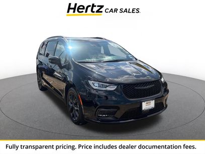 Used 2025 Chrysler Pacifica Limited