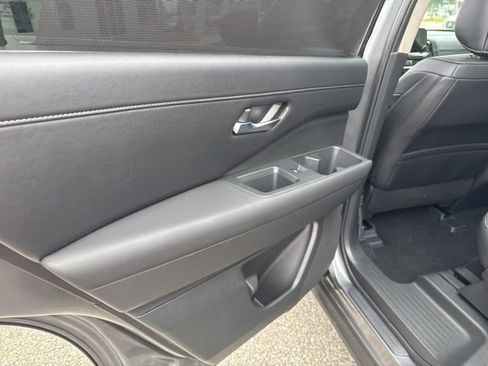 Used 2025 Nissan Pathfinder SL w/ SL Premium Package FWD image 25