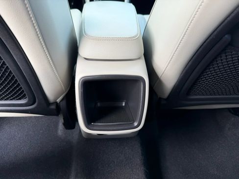 Used 2021 Volvo XC40 T4 Momentum FWD image 34