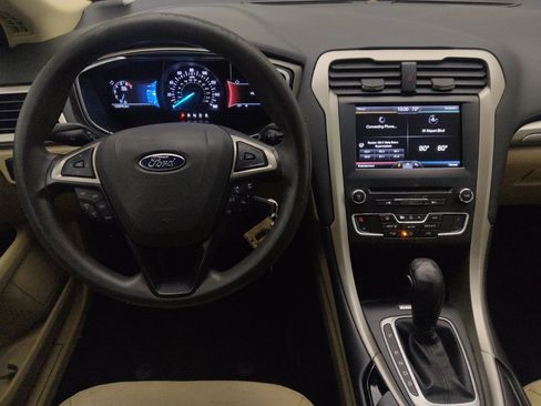 Used 2016 Ford Fusion SE image 22