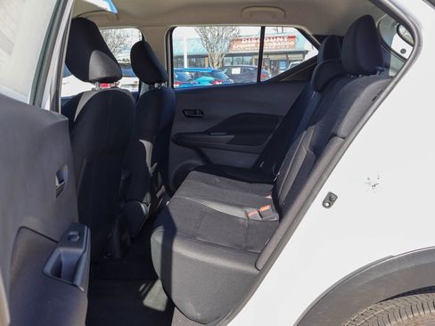 Certified 2025 Nissan Kicks Play S image 9