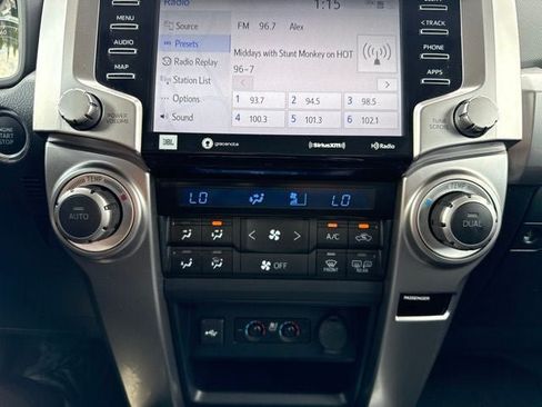 Used 2022 Toyota 4Runner Limited AWD/4WD image 38