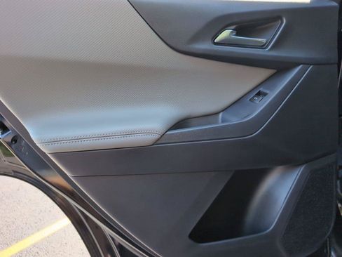 New 2026 Chevrolet Equinox LT w/ Convenience Package II FWD image 36
