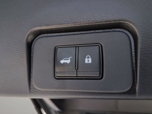 Used 2023 Nissan Rogue SL w/ SL Premium Package FWD image 16