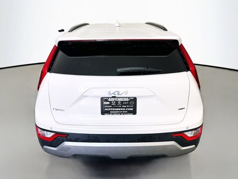 Used 2023 Kia Niro EX FWD image 6