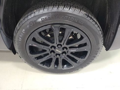 Used 2023 GMC Acadia SLT w/ Elevation Edition FWD image 39