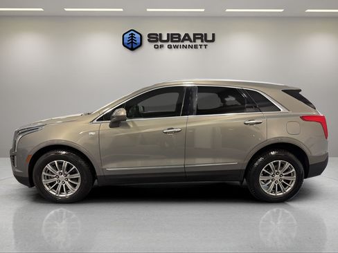 Used 2017 Cadillac XT5 Luxury w/ Driver Awareness Package FWD image 2