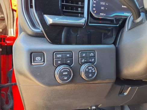 Used 2024 Chevrolet Silverado 1500 LT Trail Boss w/ LT Trail Boss Premium Package image 22