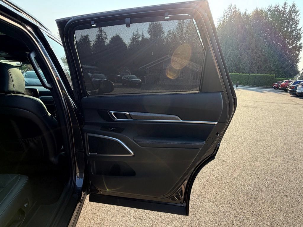 Used 2025 Kia Telluride EX X-Line AWD/4WD image 31