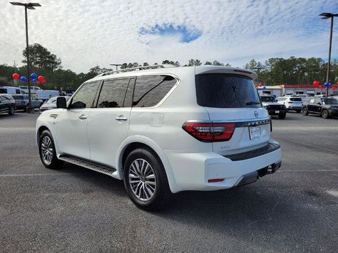 Used 2022 Nissan Armada SL w/ Captain's Chairs Package image 3