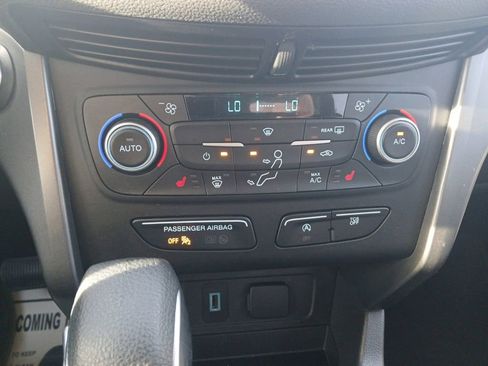 Used 2019 Ford Escape SE image 22