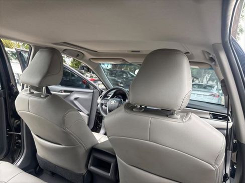 Used 2018 Toyota Camry SE w/ Moonroof Package image 14