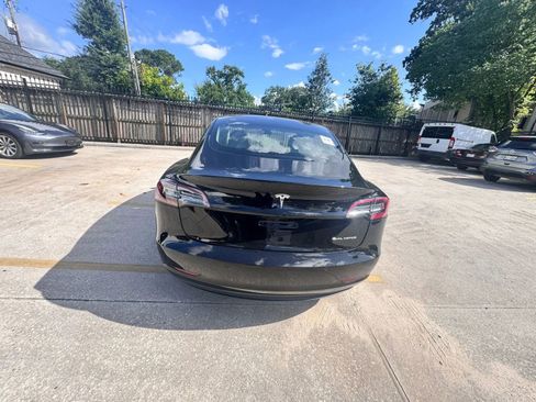 Used 2022 Tesla Model 3 Long Range AWD/4WD image 5