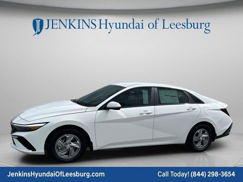 New 2026 Hyundai Elantra SE FWD image 10