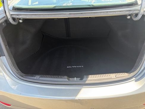 Used 2014 Hyundai Elantra Limited w/ Option Group 03 FWD image 17