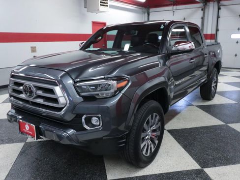 Used 2021 Toyota Tacoma Limited RWD image 5