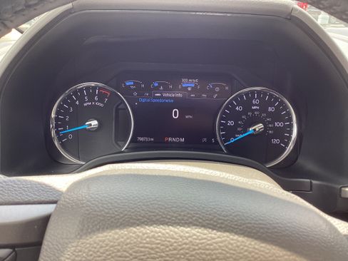 Used 2020 Ford Expedition XLT w/ Equipment Group 202A AWD/4WD image 20