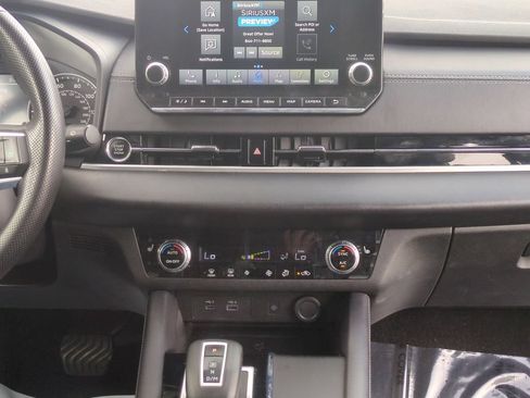 Used 2024 Mitsubishi Outlander FWD image 15