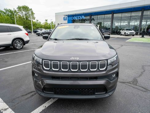 Used 2022 Jeep Compass Latitude w/ Sun and Sound Group FWD image 2