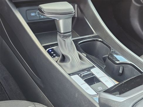 Certified 2025 Hyundai Santa Cruz SE image 20