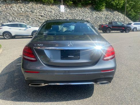Used 2017 Mercedes-Benz E 300 4MATIC image 36