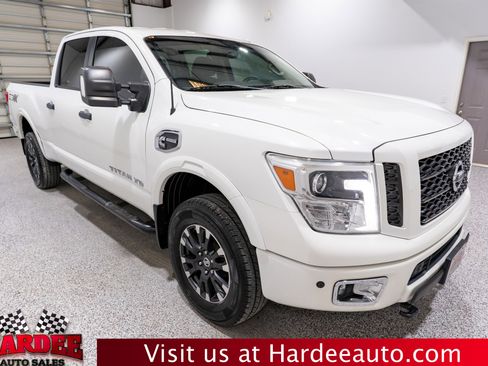 Used 2019 Nissan Titan PRO-4X w/ Pro-4x Convenience Package AWD/4WD image 6