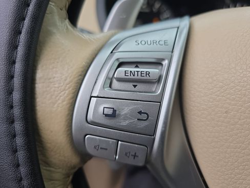 Used 2017 Nissan Altima 3.5 SL w/ 3.5SL Technology Package image 16