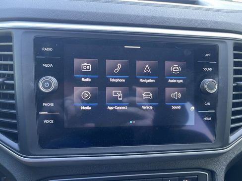 Used 2021 Volkswagen Atlas Cross Sport SE image 24