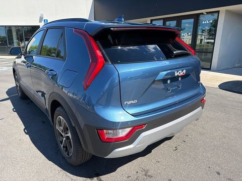 New 2026 Kia Niro EX FWD image 10