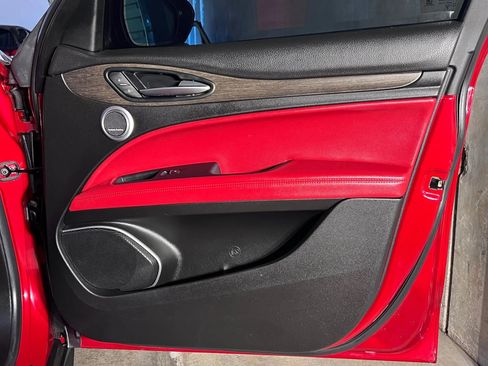 Used 2018 Alfa Romeo Stelvio Ti Sport image 15