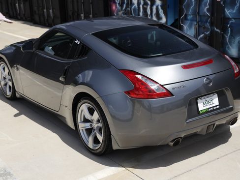 Used 2012 Nissan 370Z Coupe RWD image 8