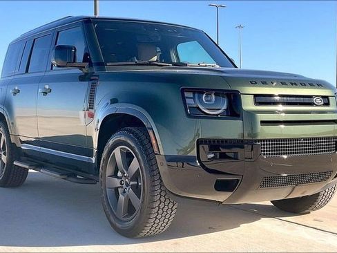 New 2026 Land Rover Defender 110 X-Dynamic SE image 2