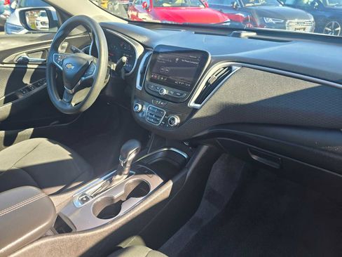 Used 2023 Chevrolet Malibu LT image 12