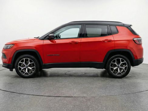 Used 2025 Jeep Compass Limited AWD/4WD image 5