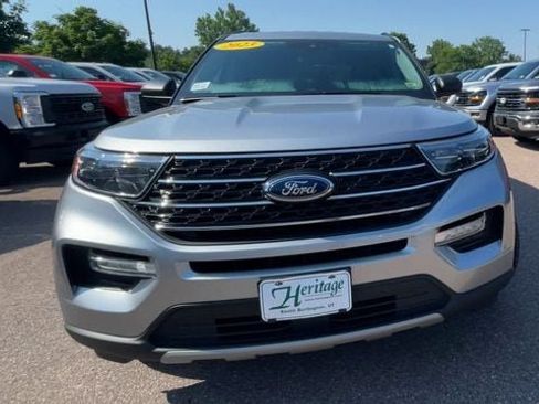 Used 2023 Ford Explorer XLT w/ Equipment Group 202A AWD/4WD image 7