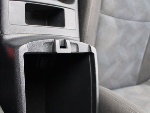 Used 2016 Nissan Rogue SV image 39