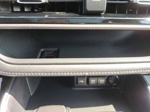 Used 2020 Toyota Highlander Platinum AWD/4WD image 31