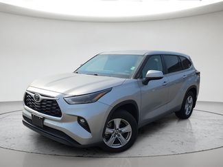 Used 2023 Toyota Highlander LE AWD/4WD video 1