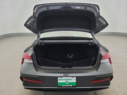 Used 2024 Hyundai Elantra SE image 29