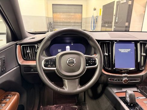 Used 2023 Volvo XC60 B5 Plus w/ Protection Package Premier AWD/4WD image 21