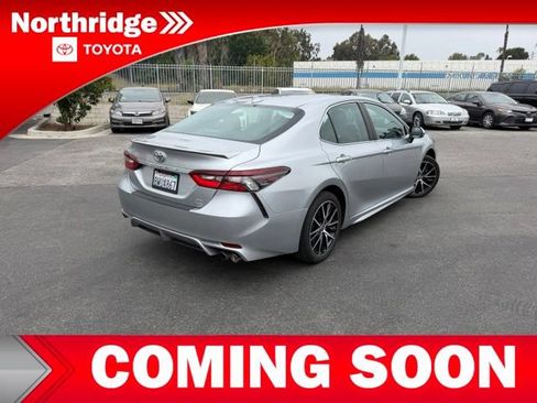 Used 2021 Toyota Camry SE w/ Cold Weather Package AWD/4WD image 4