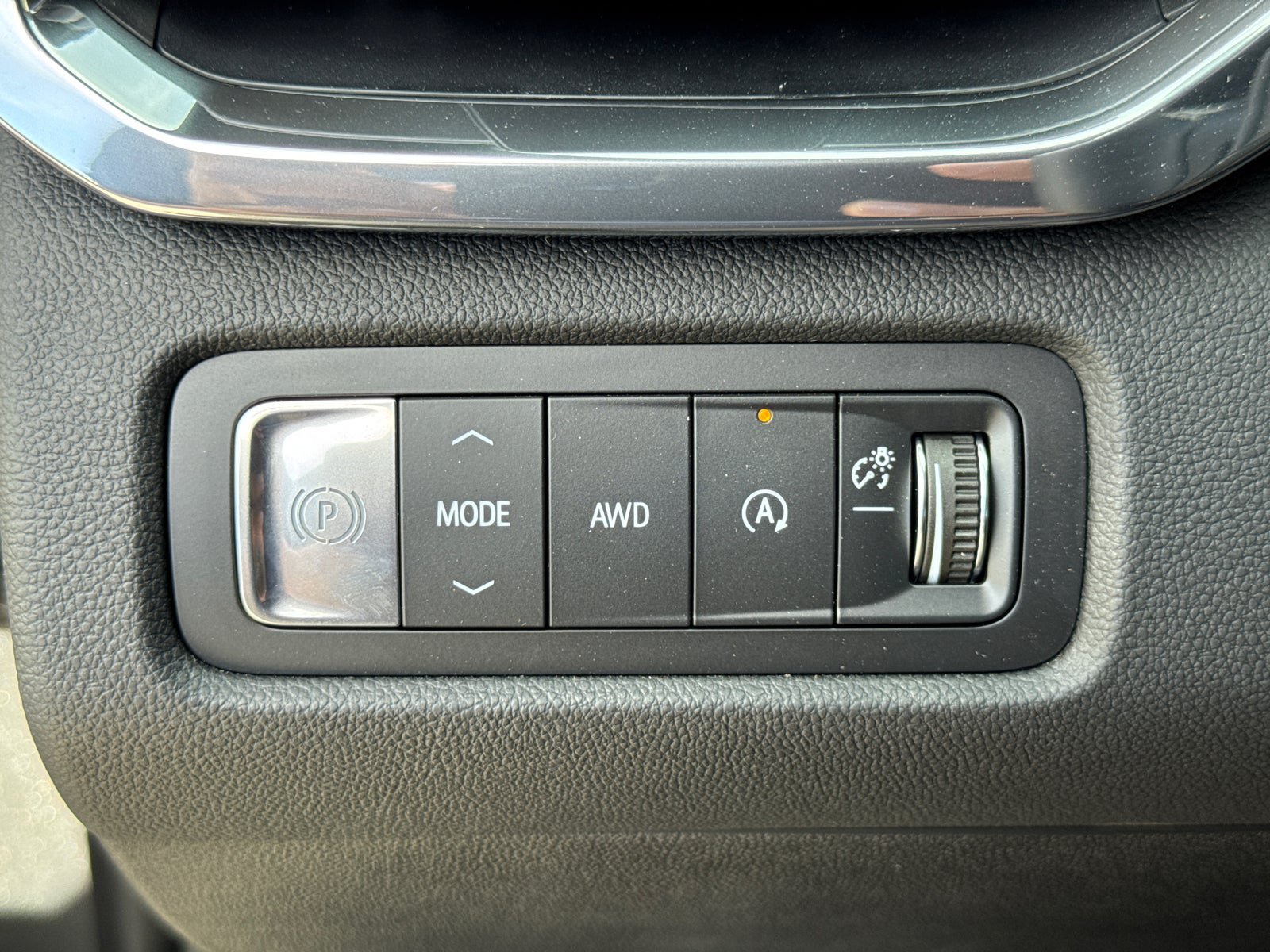 Used 2026 GMC Acadia Denali Ultimate w/ LPO, Floor Liner Package AWD/4WD image 31