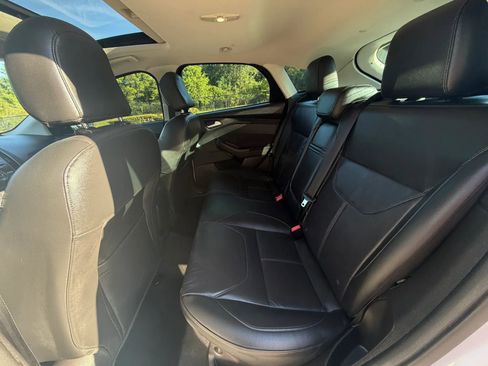 Used 2015 Ford Focus Titanium FWD image 31