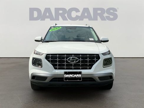 Used 2025 Hyundai Venue SEL FWD image 2